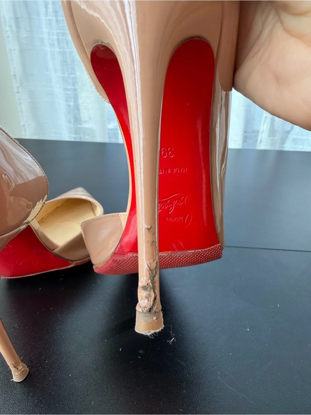 Red Bottoms Nude Patent Stiletto Pumps - Picture 6 of 8